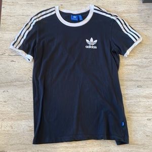 *SOLD* Adidas stripe detail t-shirt